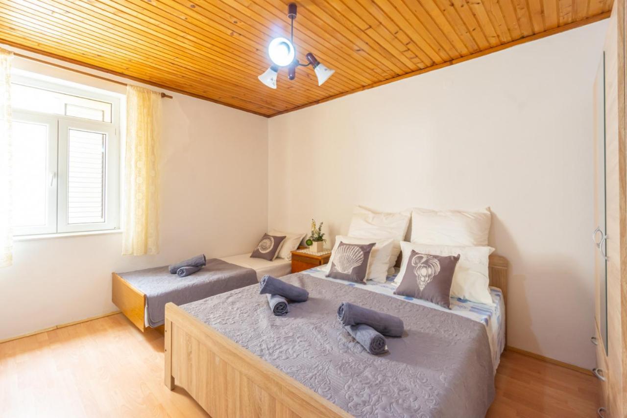 Apartmán Urica Metajna Exteriér fotografie