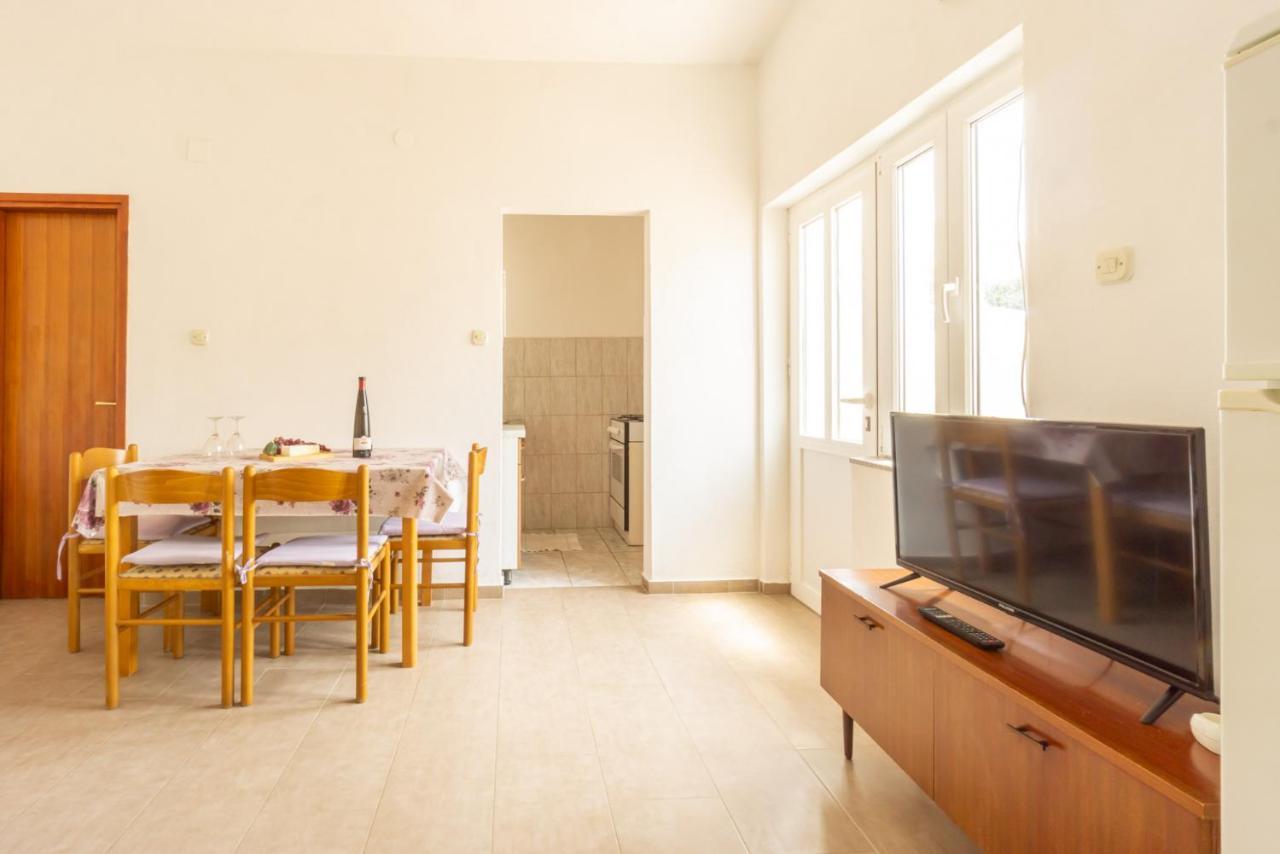 Apartmán Urica Metajna Exteriér fotografie