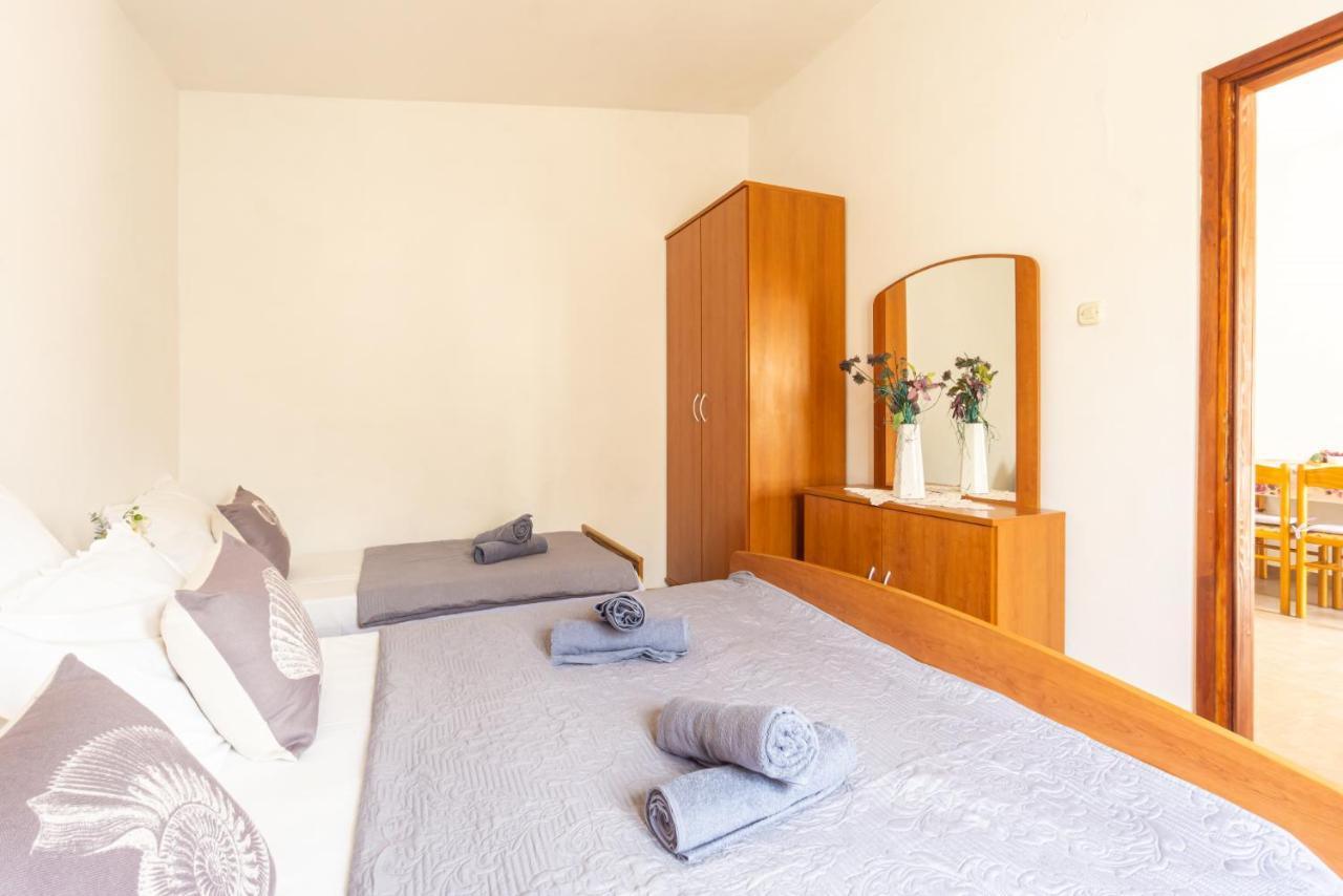 Apartmán Urica Metajna Exteriér fotografie